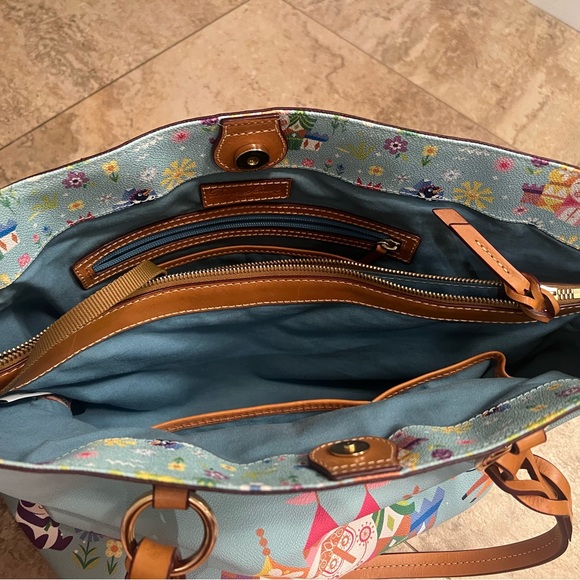 Disney Dooney & Bourke It’s A Small World XLg Leather Tote - Picture 9 of 10